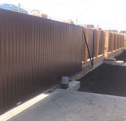 откатные ворота с приводом